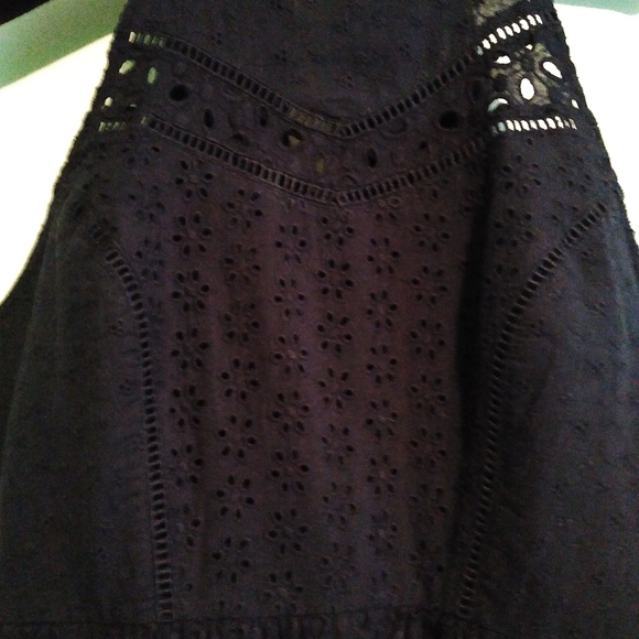 A formal navy blue dress. - Picture 4 of 6